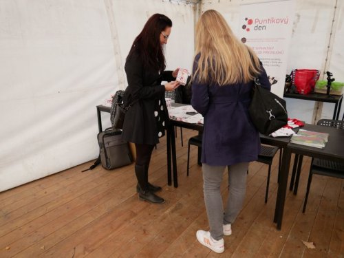 Oblečte se do puntíků a podpořte pacienty s lupénkou