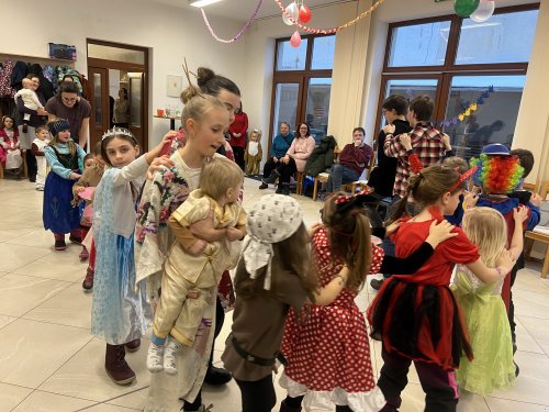 Farnost pořádala karneval