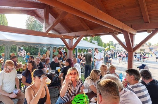 V Mostištích teklo pivo proudem