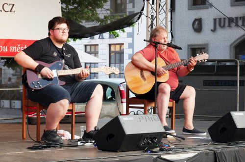 Pepa Štross pobavil hudbou i historkami