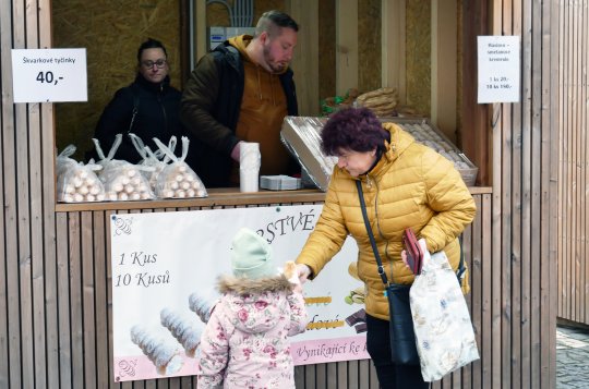 Adventní náměstí přivítalo první návštěvníky