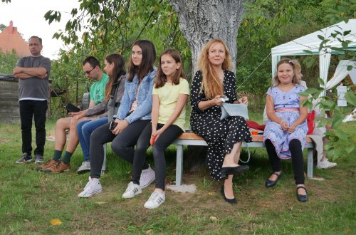 Farní zahrada se proměnila ve Férovou zahradní slavnost