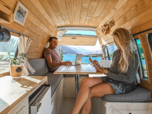 V autě žijete stejně jako doma, zásadní rozdíl je v prostoru, říká Vendula Žáková