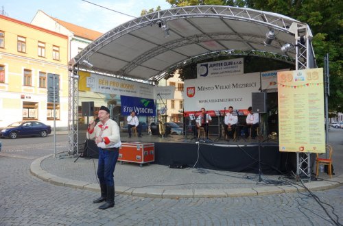 Sadovanka přivezla na náměstí hudbu ze Slovácka