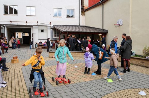 Malí i velcí se oblékli do puntíků