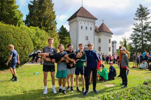 Zámecký park se proměnil v hřiště