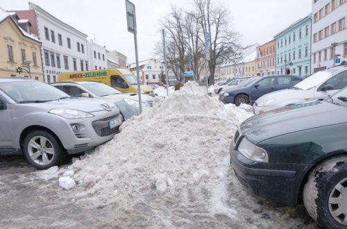 Sněžení ještě není kalamitní, technické služby údržbu stíhají