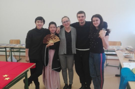 V rámci projektu EDISON navštívili hotelovou školu čtyři zahraniční studenti