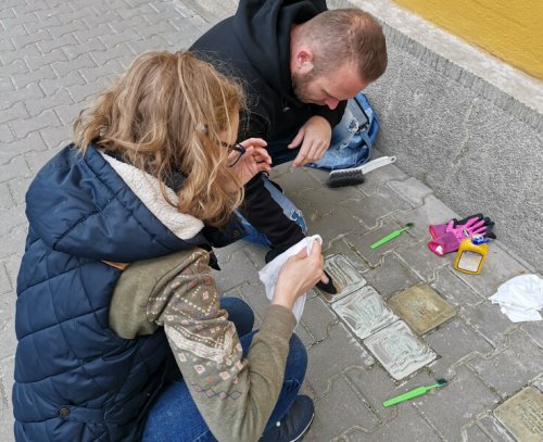 Dobrovolníci vyčistili Kameny zmizelých