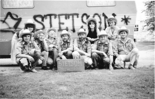 První kapelu jsem založil na vojně, kam jsem si vezl místo buchet havajskou kytaru, vzpomíná kapelník Pavel Abeska