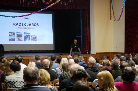 „Cílem není vrchol, ale návrat,“ říká Radek Jaroš, který vzal borské publikum na vrcholky hor