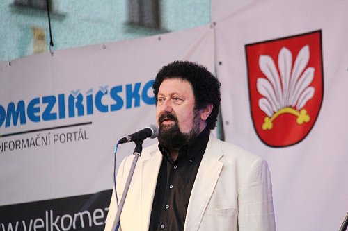 Walda "Matuška" Nerušil zazpíval velkomeziříčskému publiku