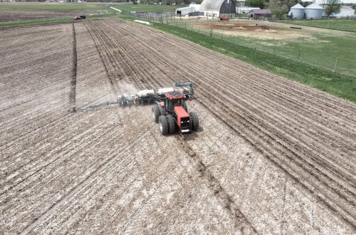 Zloděj ukradl zemědělský stroj v Březejci