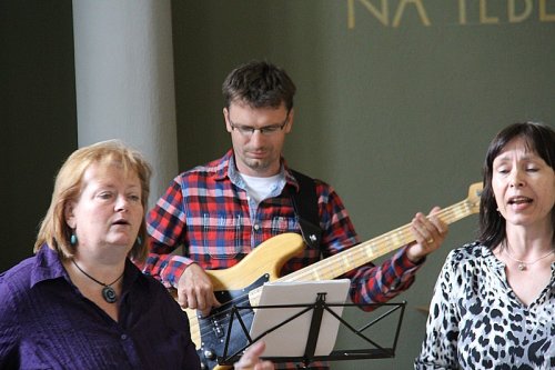 Přednášku o černošských spirituálech doplnilo vystoupení Kuspokonu