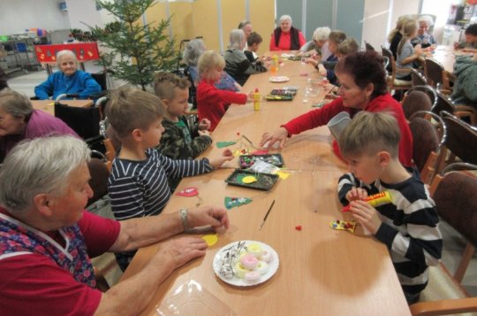 Druháčci ze ZŠ Školní navštívili domov pro seniory