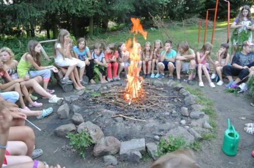 DÓZA připravuje zájezd na muzikál a dva letní tábory