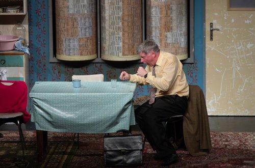 Tvoje manželství s mojí ženou je neplatné