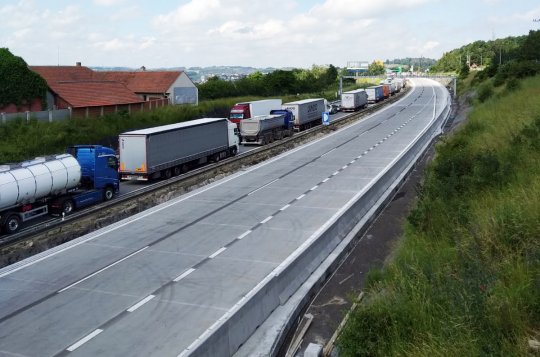 Tragická nehoda zastavila provoz na D1