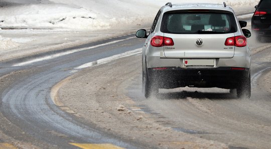 Mokrý sníh komplikuje dopravu na Vysočině