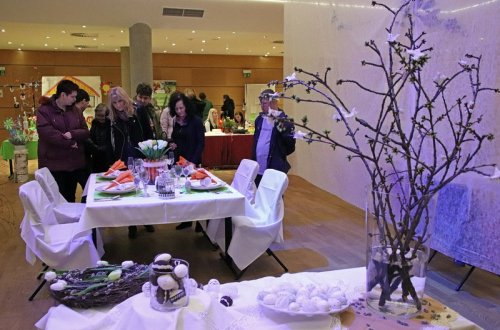 Ženy vítají jaro velikonoční výstavou