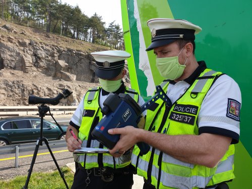 Pozor na radary, policie v pátek bude měřit na každém rohu