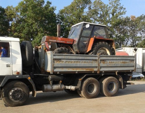 „Zdivočelý“ traktor se po problémech konečně vrátil domů