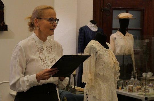 Zámek na dva měsíce ovládla secese