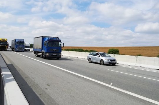 Cizinec se skrýval na rezervě návěsu