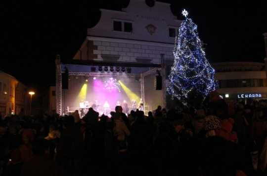 Šachta pro vánoční strom už není bezpečná, potřebuje opravu