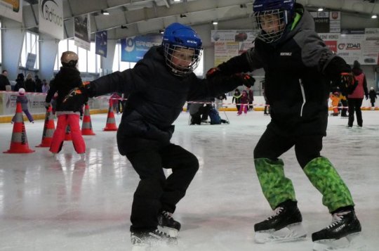 Zdravé město pořádá vánoční bruslení pro veřejnost