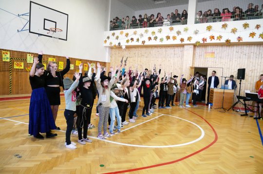 Oslavická škola funguje 35 let. Oslav se zúčastnily stovky lidí