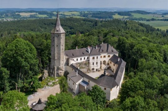 Památky Kraje Vysočina se těší rekordní návštěvnosti. Hrad Roštejn láká na poslední prázdninový víkend