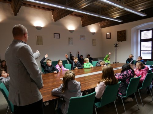 Tajemník provedl 3. A po úřadě