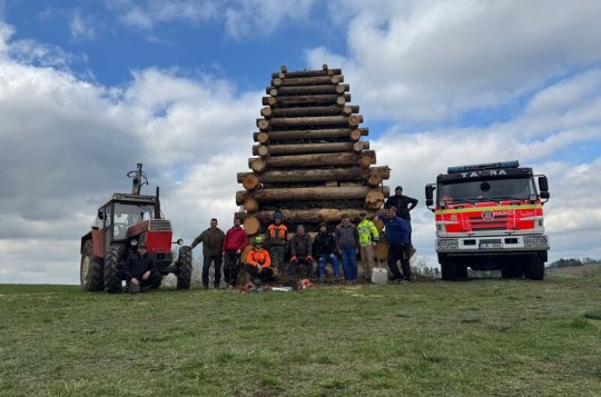 Čarodějnice se blíží, vatra už stojí