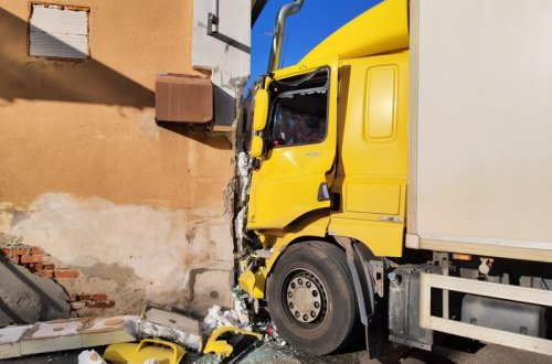 U nemocnice havaroval kamion