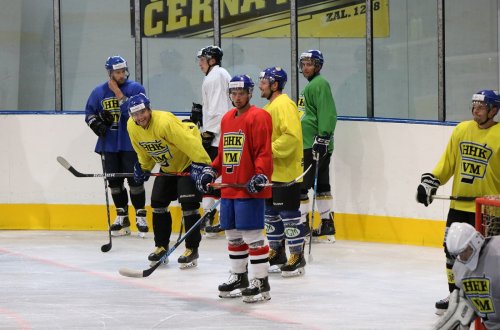 Velkomeziříčští hokejisté v pondělí vyjeli na led