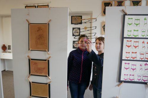 Za dějinami umění se vydejte do knihovny