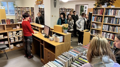 Děje se v knihovně. Tentokrát na téma zavřeno