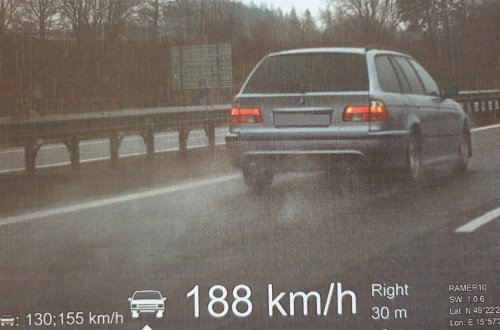 Řidič na dálnici překročil rychlost. Jel 188 kilometrovou rychlostí