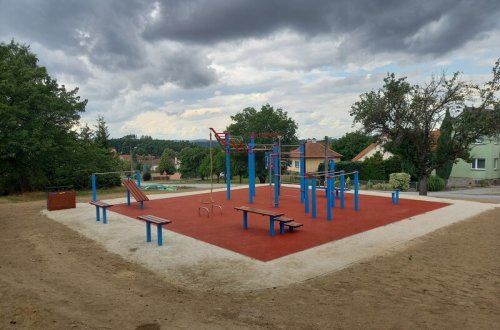 V Martinicích mají nové workoutové hřiště