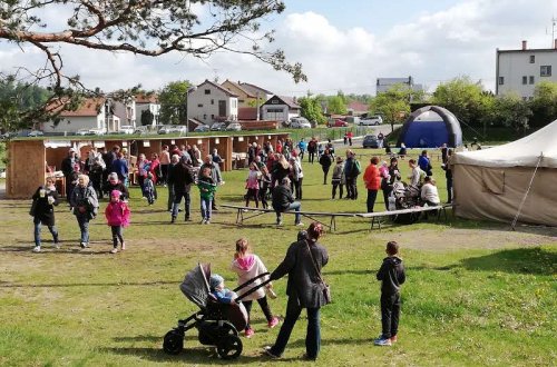 Za vysvědčení do Borů: Program láká na planetárium, Tlapkovou patrolu, trhy i kácení máje