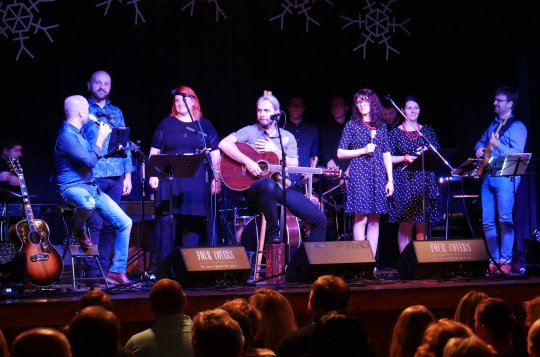 Adventní koncert v Borech podpořil dobrou věc