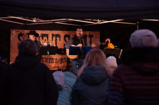 Stetsoni opět zahráli na náměstí 