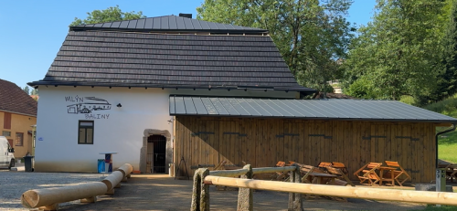 Vodník zve děti do mlýna v Balinách