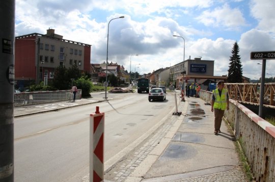 Přesně za týden nás opět čekají velké dopravní komplikace kvůli uzavírce mostu u pošty 