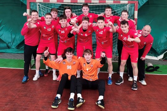 Starší dorostenci zvládli utkání o první místo