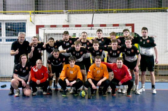 Muži obrali o bod lídra soutěže