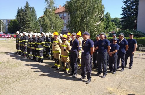 Putovní pohár ze soutěže ve vyprošťování si odvezli žďárští profesionální hasiči