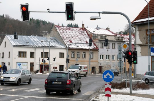 Na hlavním tahu města se prodloužil interval zelené vlny