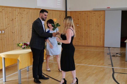 Dívky z výchovného ústavu mají výuční listy a míří do života